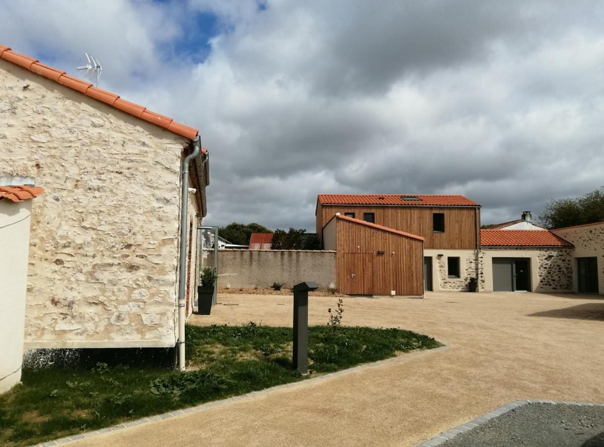 La Borderie - Maison Des Randonnees - Gite Etape - Gite De Groupe Vairé Δωμάτιο φωτογραφία