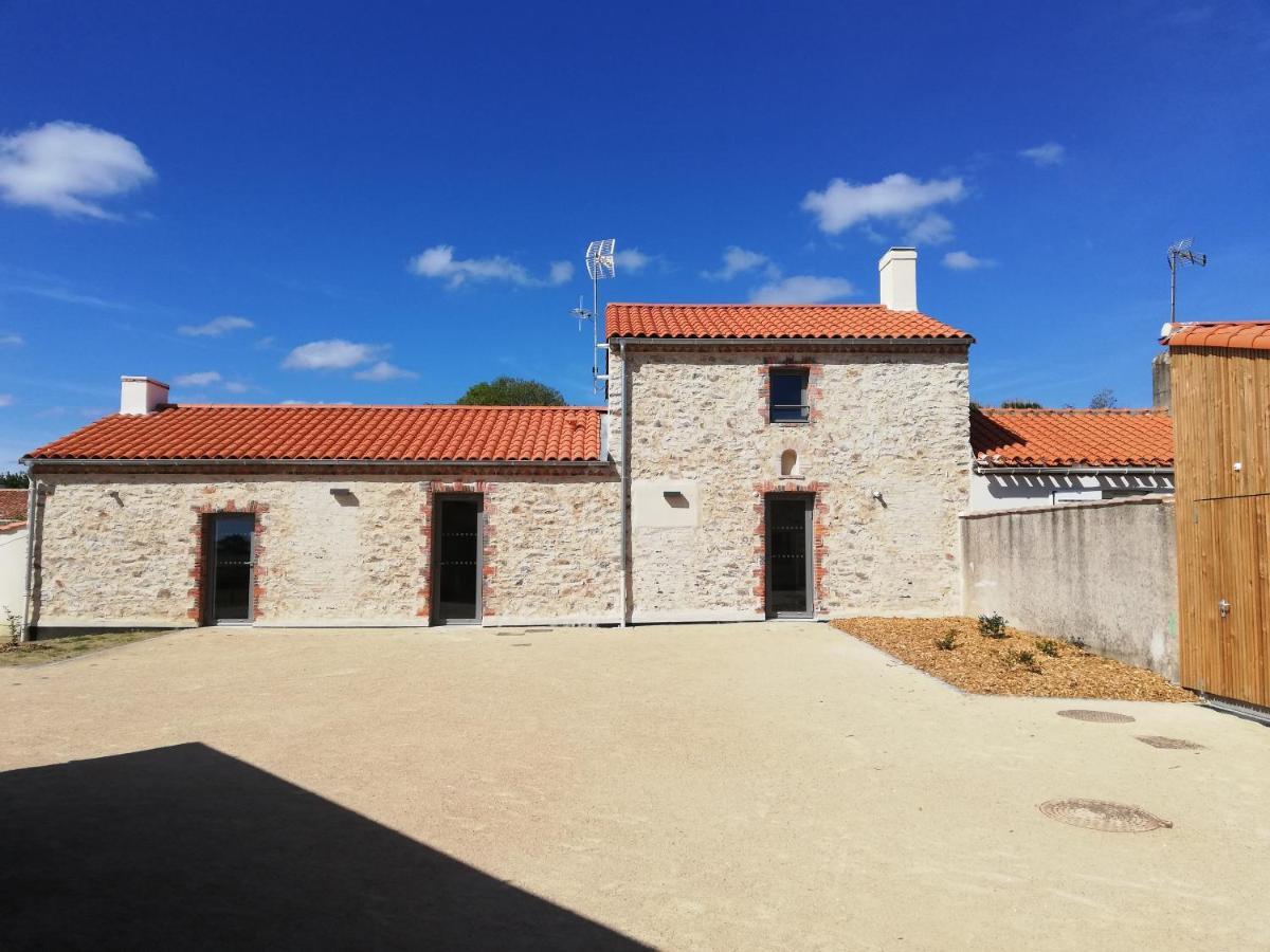 La Borderie - Maison Des Randonnees - Gite Etape - Gite De Groupe Vairé Εξωτερικό φωτογραφία